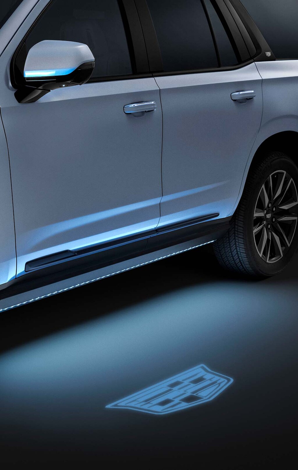 Tapete de vinil rígido de segunda fila con logo color negro para tu Cadillac, camioneta compacta de lujo