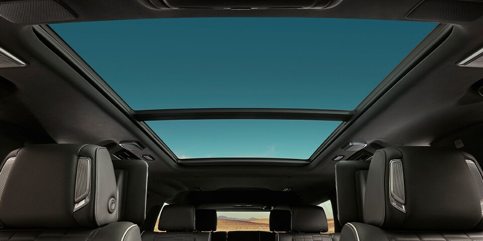 Nueva Cadillac Escalade-V 2023, camioneta grande de lujo con quemacocos panorámico