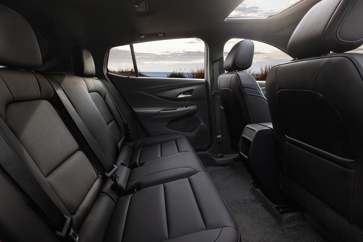 Cuenta con el espacio perfecto en el habitáculo para la comodidad de los pasajeros.